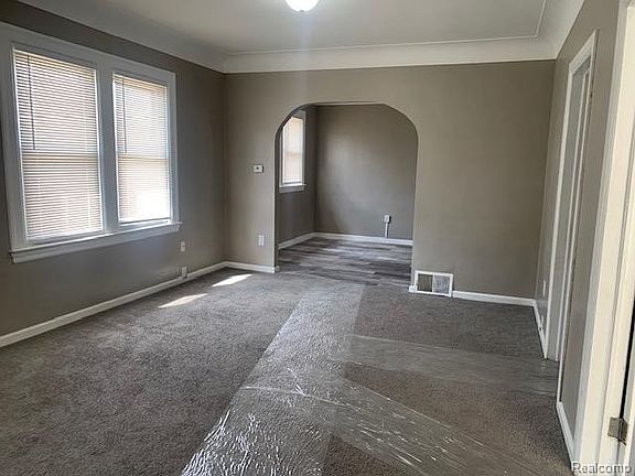 4th image of 198 Fairmont St