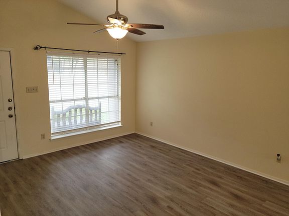 4th image of 1015 E Yager Ln Unit 69