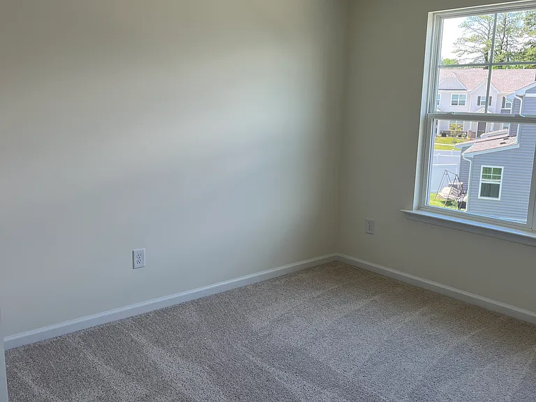 913 Scott Rd — Photo 11