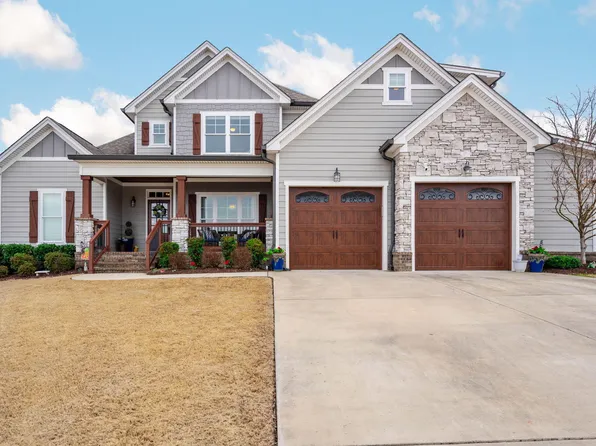 2110 River Watch Dr, Soddy Daisy, TN 37379