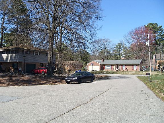 4th image of 3205 Leslie Ct