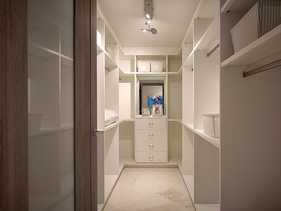 2nd image of 17201 Biscayne Blvd Unit Da