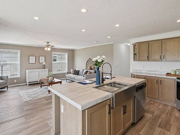 4th image of 92 Woodmoor Ct #92