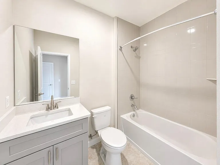 2540 NW 2nd St #102 — Photo 12