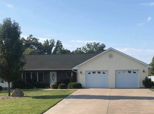864 Biersdorf St, Carbondale, IL 62901