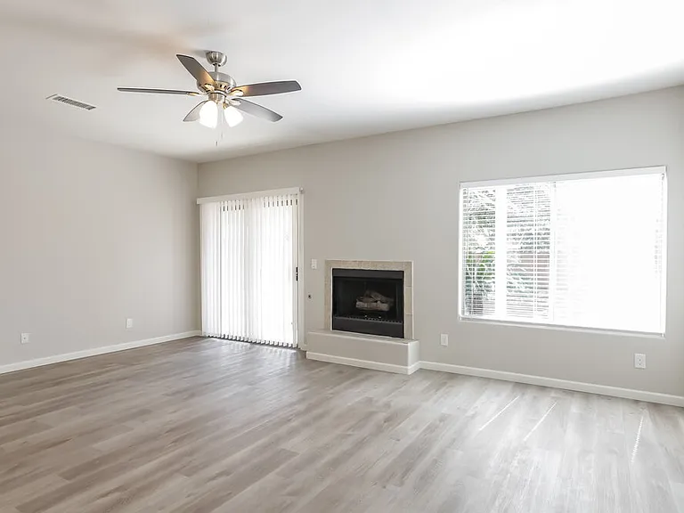 1211 E Winter Dr — Photo 5