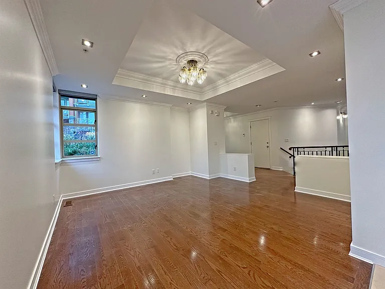 8561 Seascape Ln — Photo 13