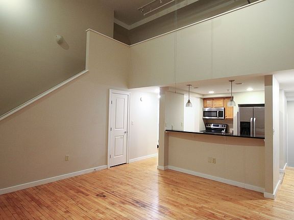 2nd image of 125 W Saratoga St APT 201