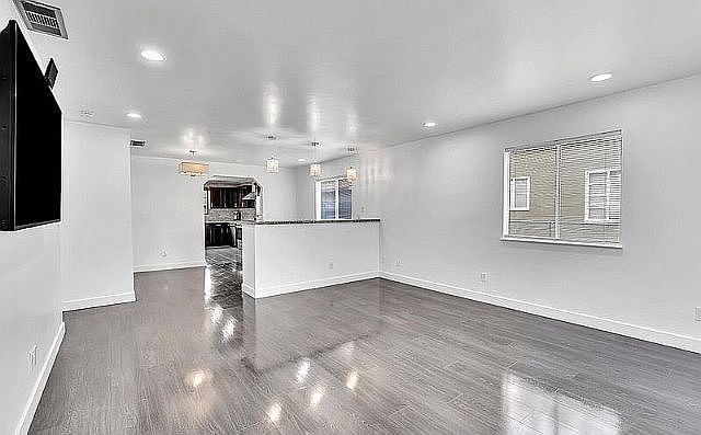 1st image of 4416 42nd St