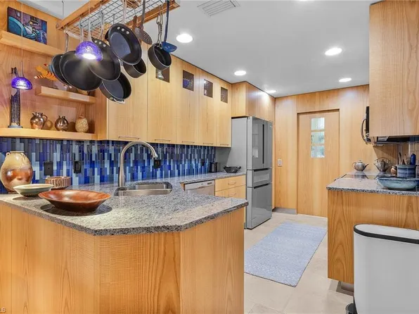 5677 Cove CIR, NAPLES, FL 34119