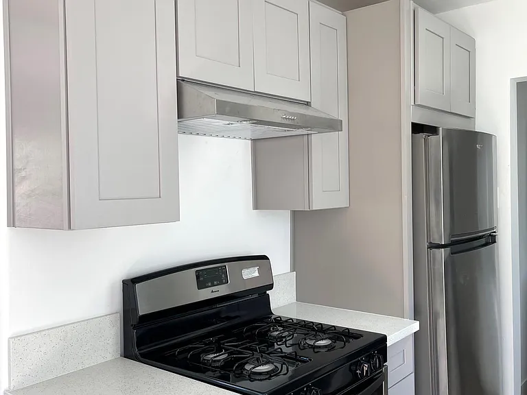 955 N Hicks Ave — Photo 10