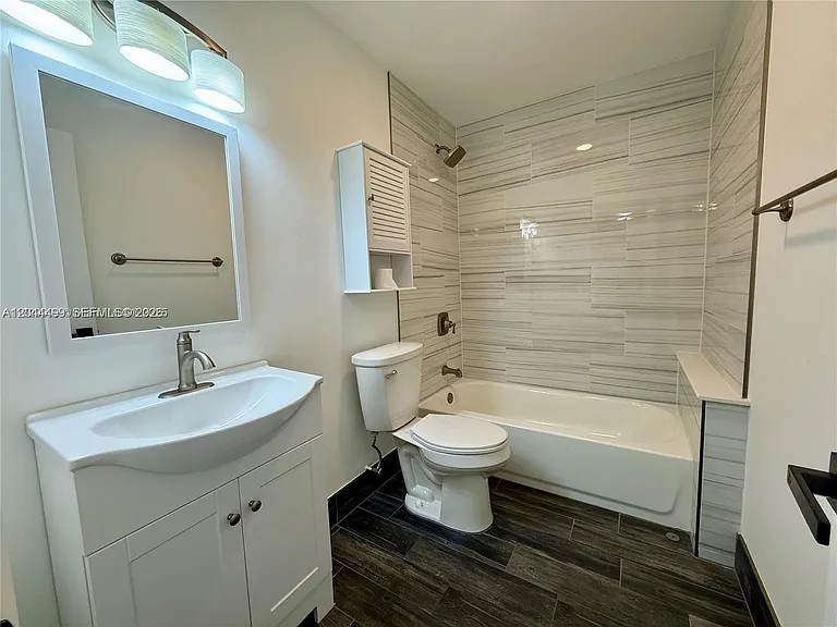 1044 S Independence Dr #1044I — Photo 9
