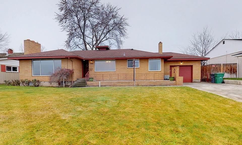 1st image of 2027 W Canal Dr