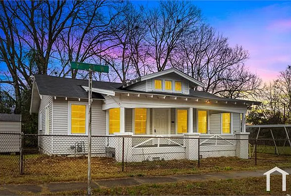 617 7th St W