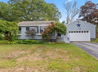 10 Cheverus Rd, Cape Elizabeth, ME 04107