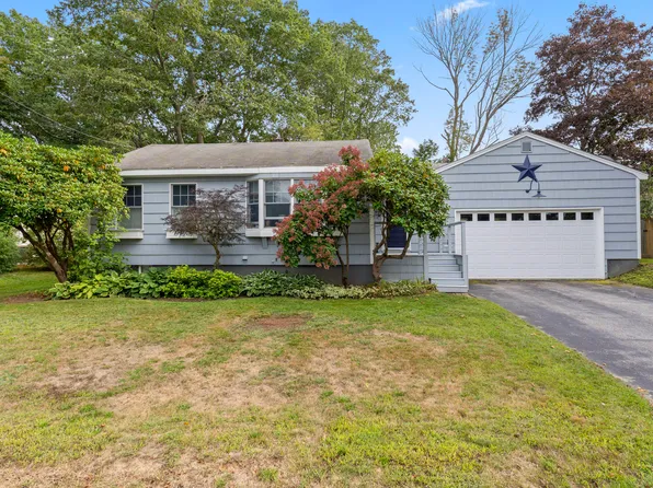 10 Cheverus Road, Cape Elizabeth, ME 04107