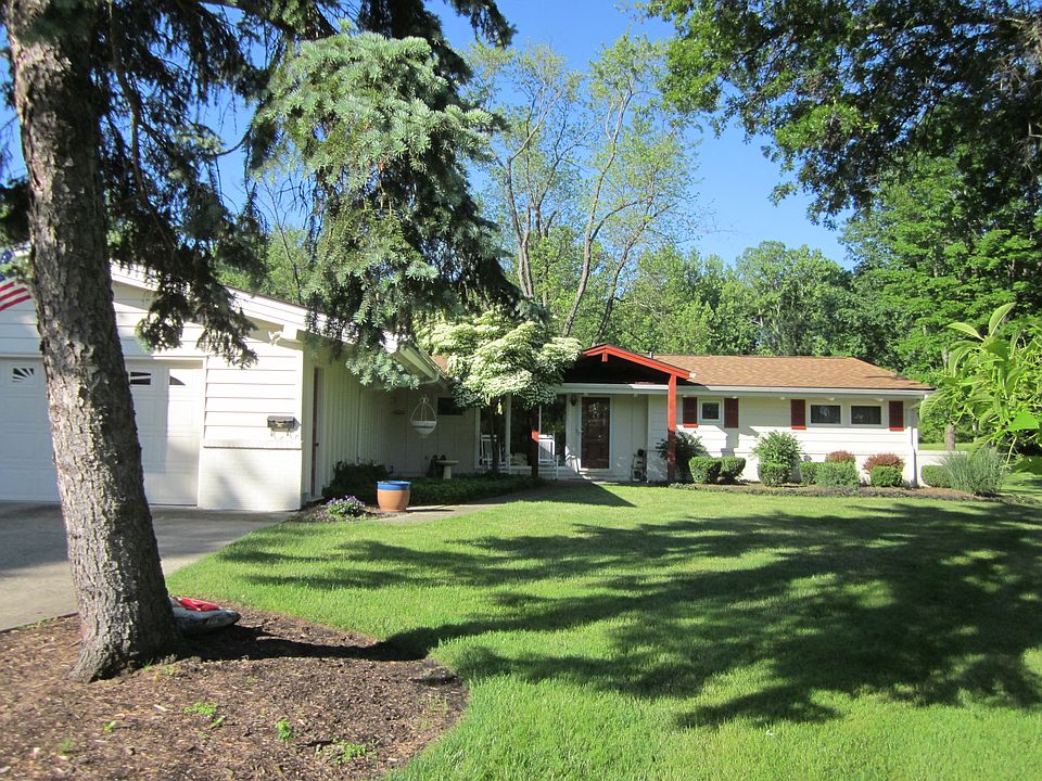 1st image of 35910 Timberlane Dr