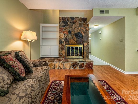 5th image of 7604 Mariner Cove Dr