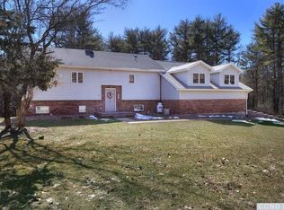 32 Deans Mill Rd, Ravena, NY 12143