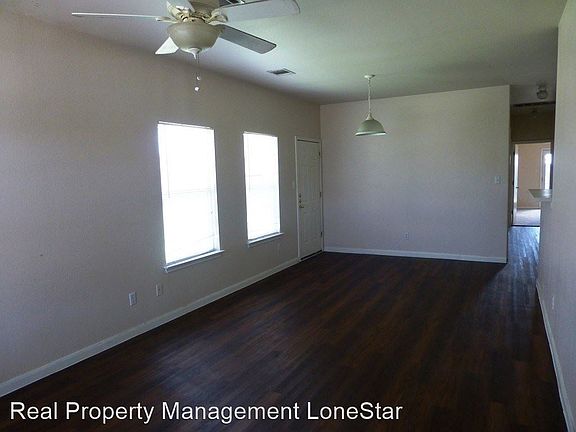 3rd image of 2831 Southampton Way