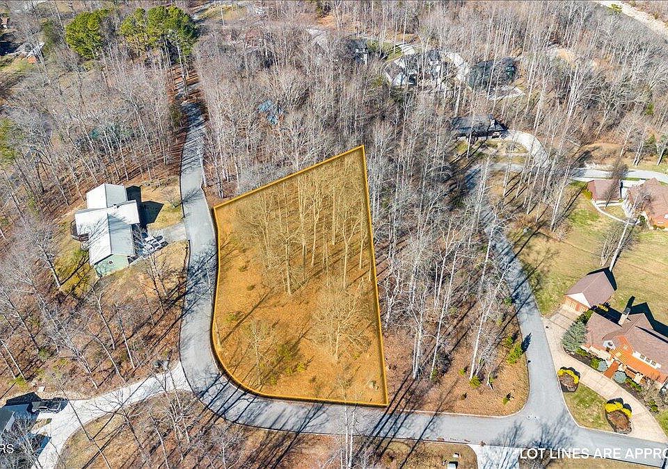 1st image of Foxwood Dr