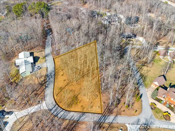 Foxwood Dr, Caryville, TN 37714