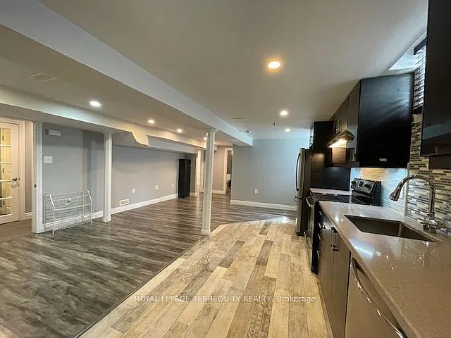 482 Camden Cir #BASEMENT — Photo 11