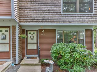 195 Falmouth Rd APT 18E, Mashpee, MA 02649