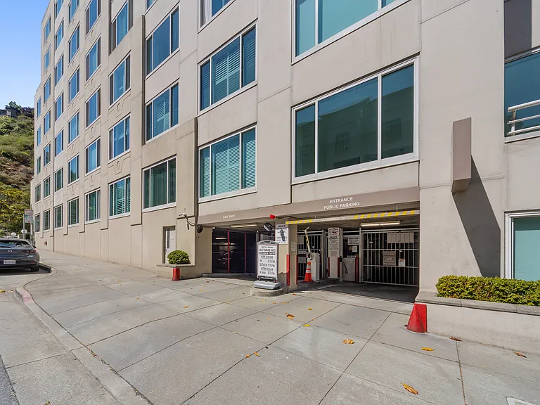 220 Lombard St #317 — Photo 2