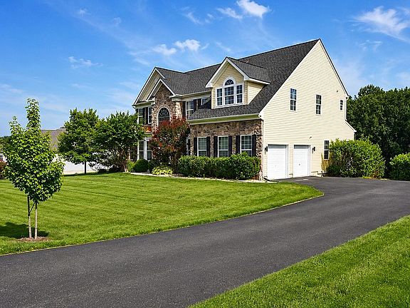 2nd image of 111 Antego Dr