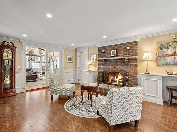 4th image of 45 Heritage Dr