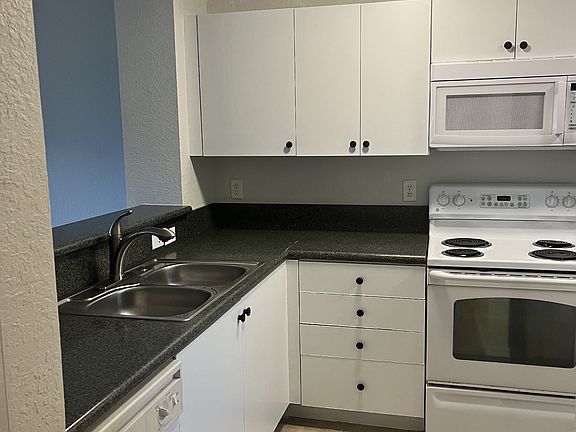 4th image of 3496 Cypress Trl #103