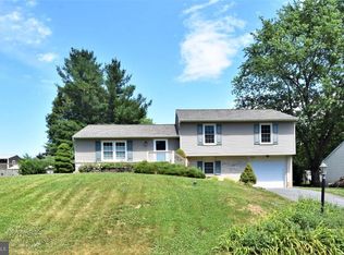 465 Longmeadow Rd, Lancaster, PA 17601