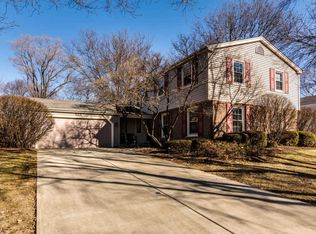 533 Menominee Ln, Naperville, IL
