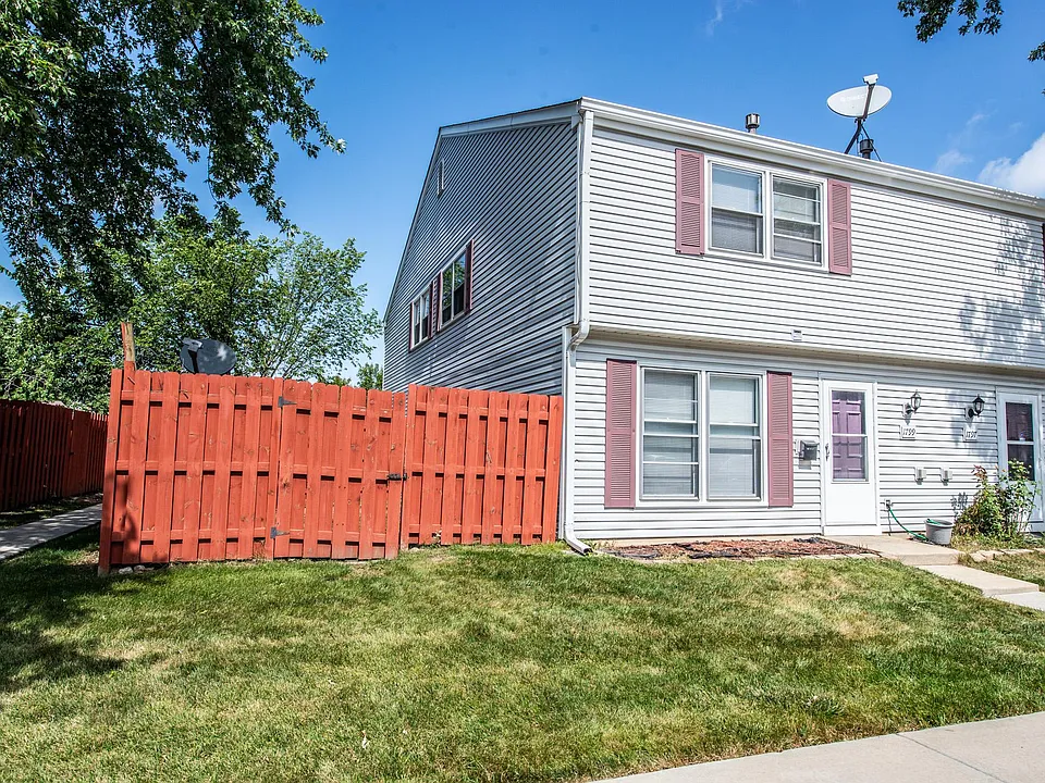 1799 Jamestown Cir