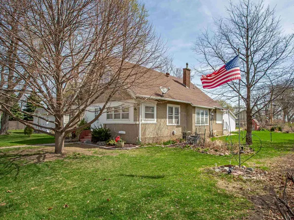 506 Medina Ave, Bertrand, NE 68927