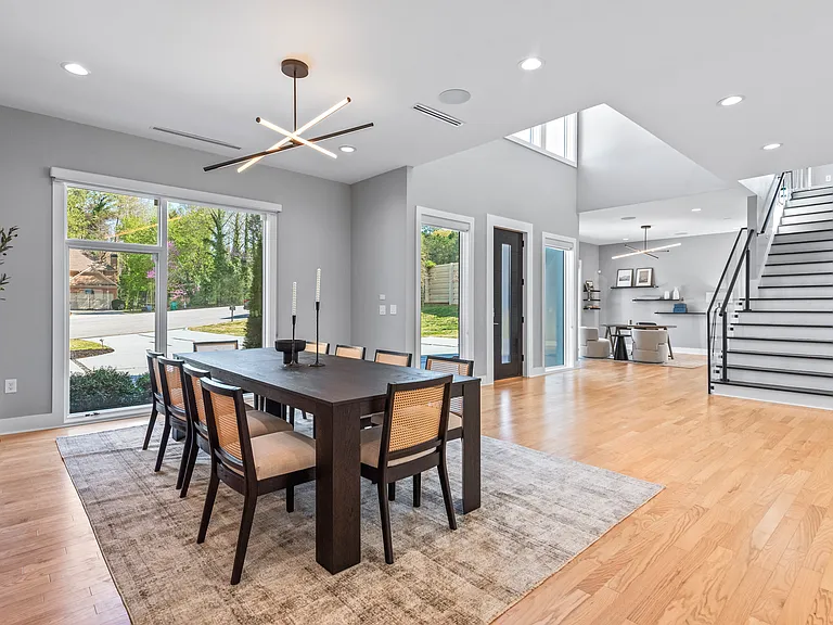 W Northway Ln — Photo 13
