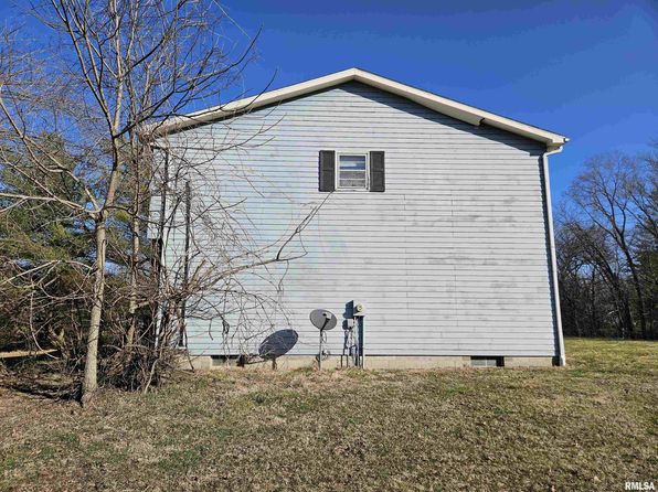 196 Apple Ln, Carbondale, IL 62901