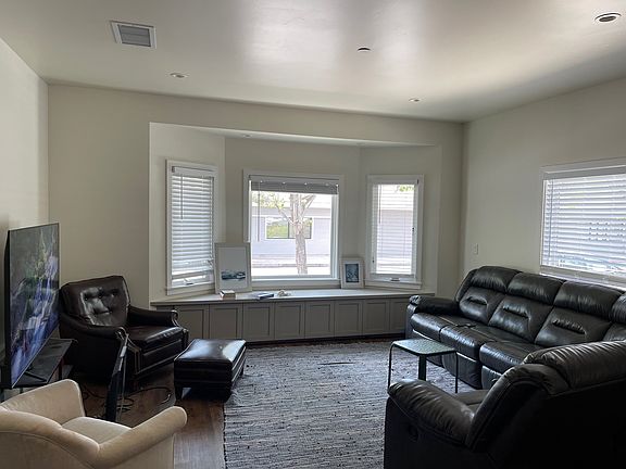 5th image of 1322 Morro St #101