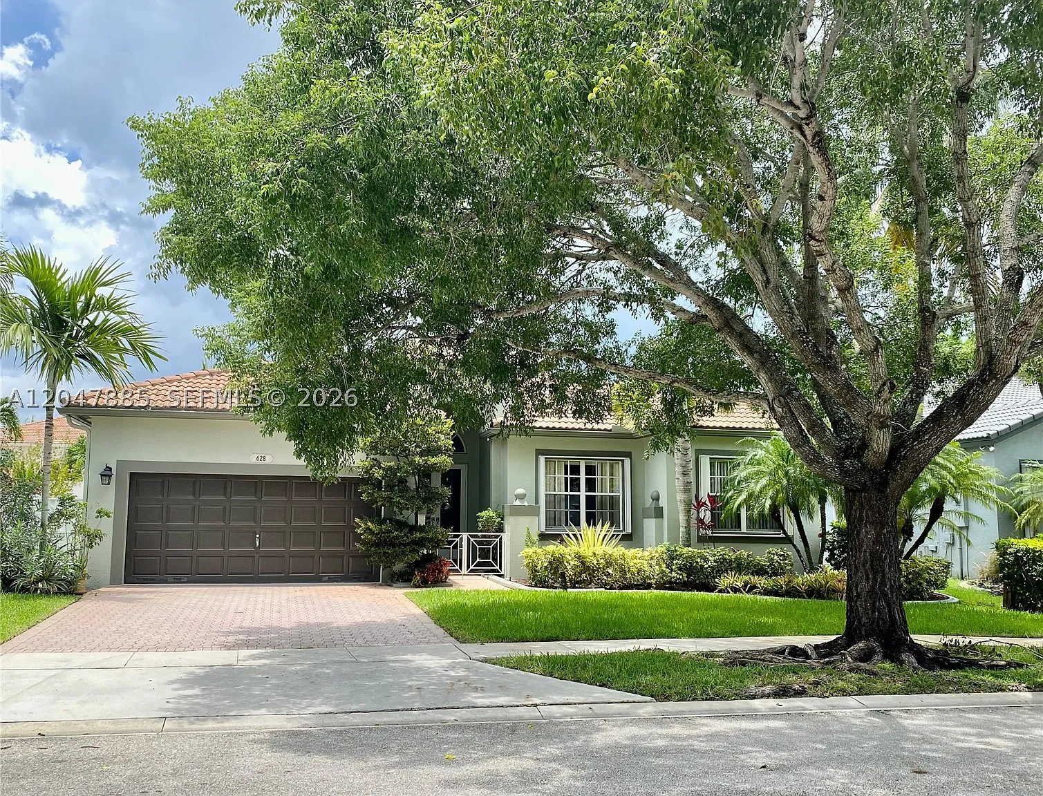4 bed, 2457 sqft, $5,490 — Photo 1