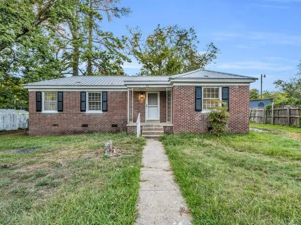 33 Dix St, West Point, MS 39773