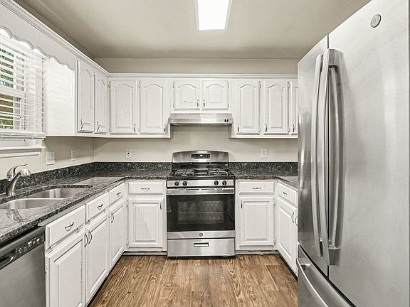 3rd image of 2033 Prescott Way