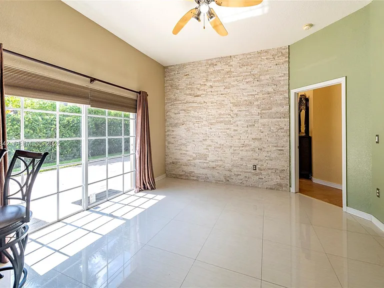 3073 SW 140th Ave — Photo 13