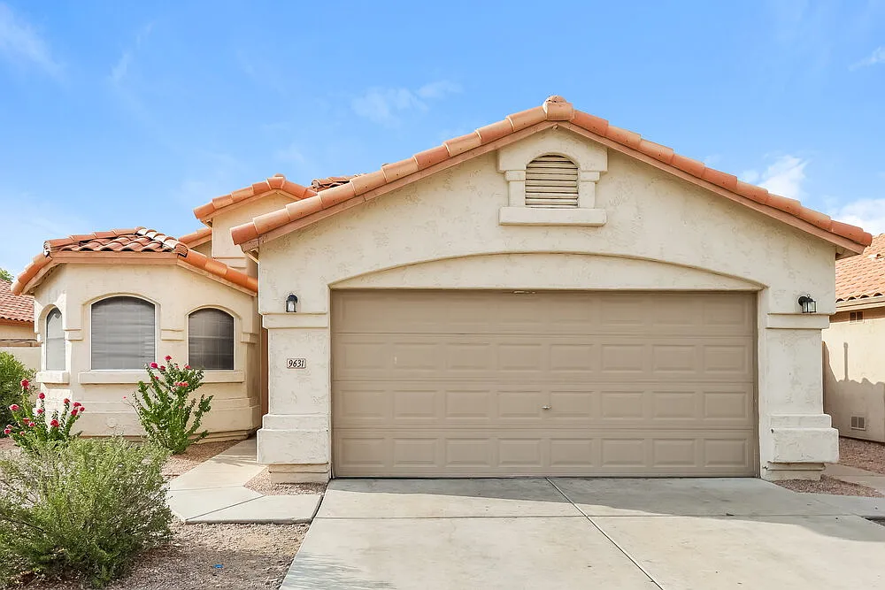 3 bed, 2.0 bath, 1504 sqft, $1,985 — Photo 1