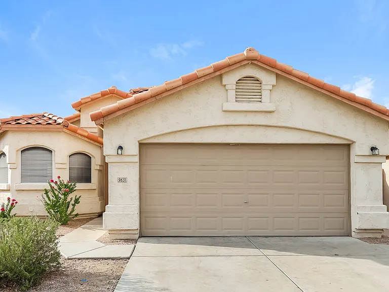 9631 W Clara Ln — Photo 1