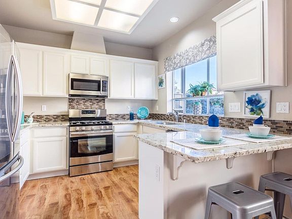 4th image of 2434 Nobili Ave