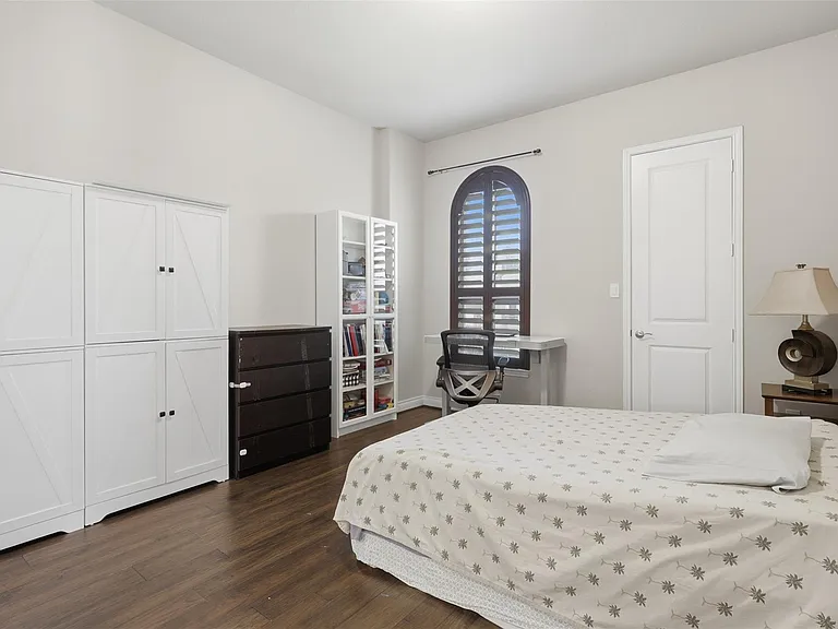 11218 Oudney Ct — Photo 9