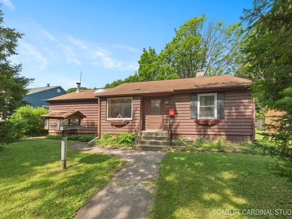 1215 S 3rd St, St Charles, IL 60174