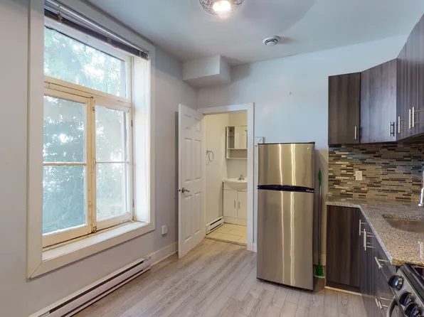 Laurier Apartments, 245 Laurier Ave E, Ottawa, ON K1N 6P7