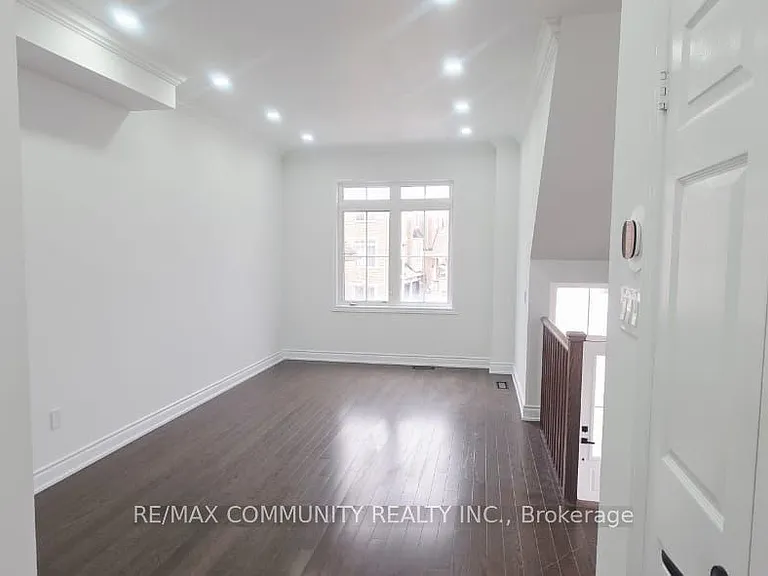50 Rockman Cres — Photo 5